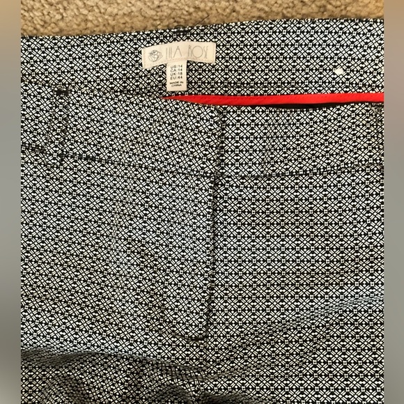 Woman dress pants - Picture 2 of 3